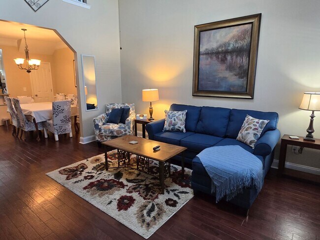 Foto del edificio - 2148 Reserve Ln