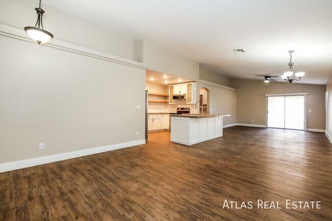 Foto del edificio - 15932 W Winslow Ave