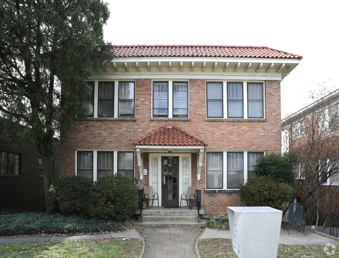Primary Photo - 738 Monroe Dr