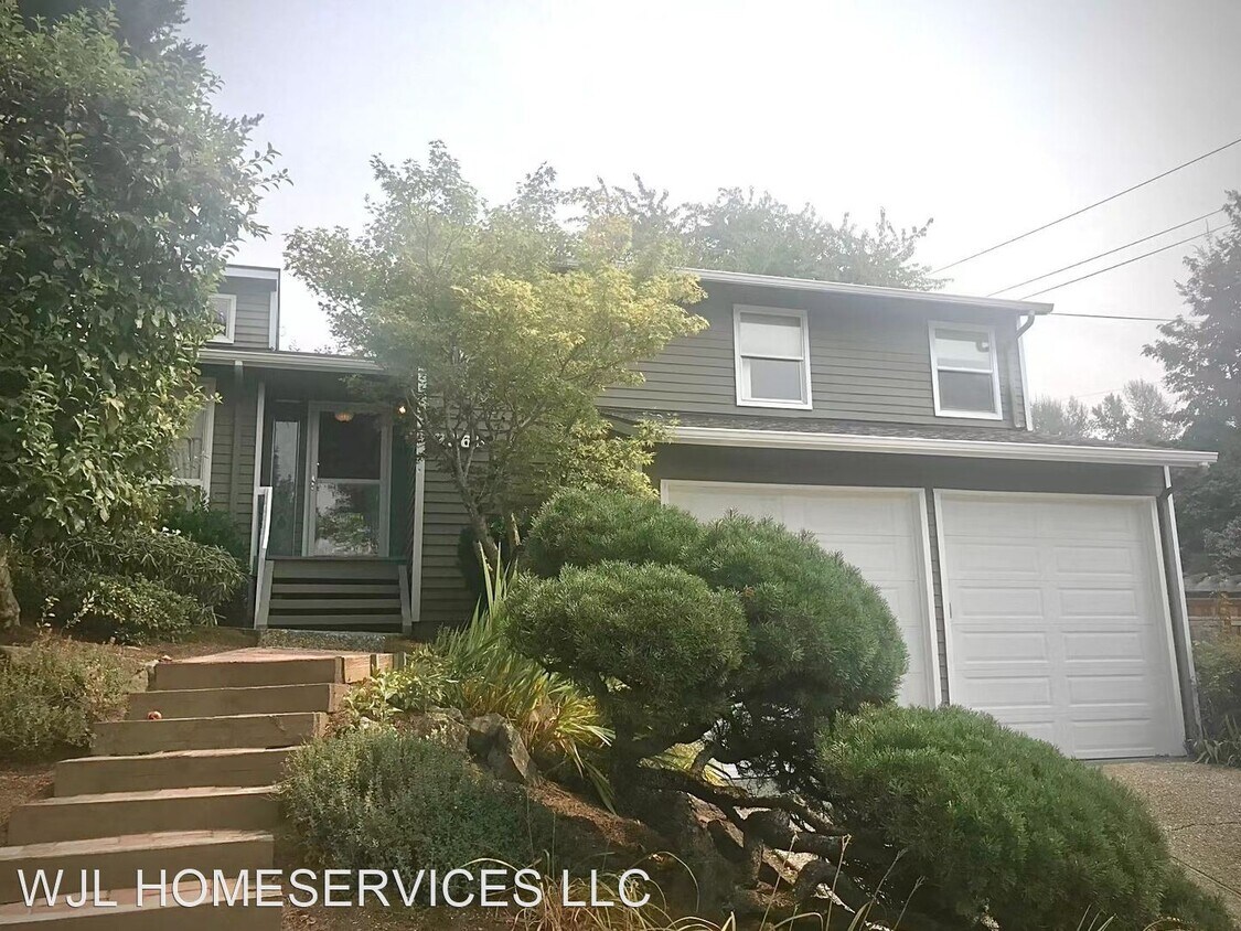 Primary Photo - 4 br, 2.5 bath House - 2360 138th Ave SE