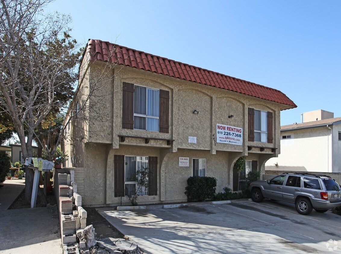Primary Photo - 4455 Mentone St