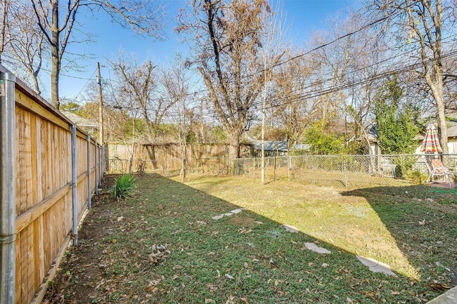 Building Photo - 2 Bed Duplex in Fairmount!