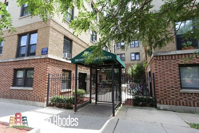 Building Photo - 711 W Brompton Ave