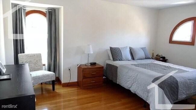 Foto del edificio - 5 br, 3.5 bath House - 56 Rawson Rd 52