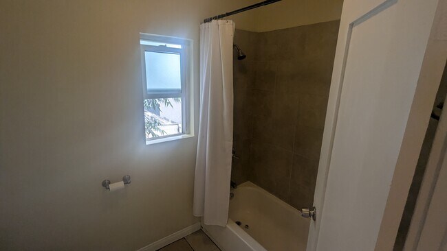 Foto del edificio - 1019 N Virginia Ct