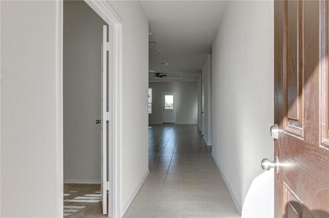 Foto del edificio - 124 Bonnet Blvd