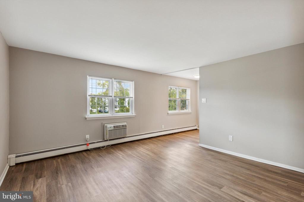 Foto principal - 350 N York Rd