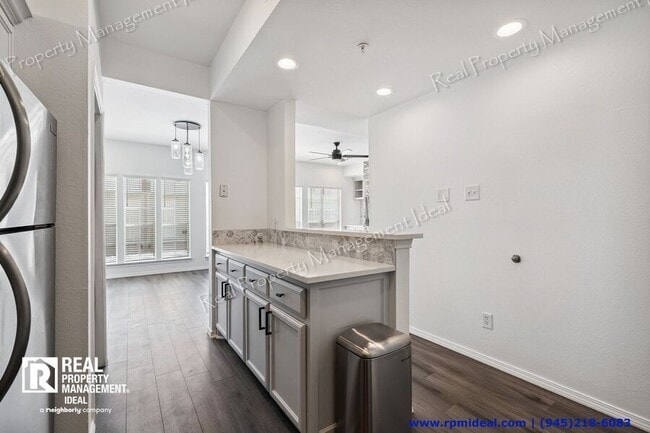 Foto del edificio - 4104 N Hall St