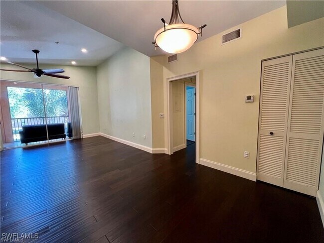 Foto del edificio - 1160 Reserve Way