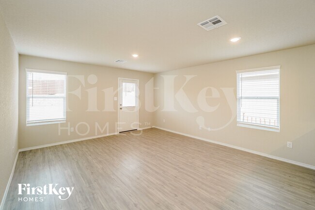 Building Photo - 13115 Rosemary Cove