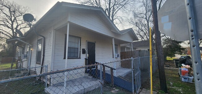 Acceso para discapacitados - 2301 Burkett St