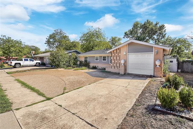 Building Photo - 4226 Fernwood Dr