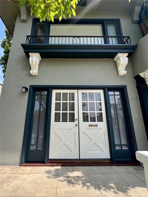 Foto del edificio - 643 E California Blvd