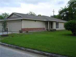 Building Photo - 107 W Nazro St