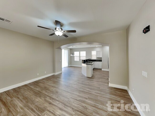 Foto del edificio - 5336 Flowing Spring St