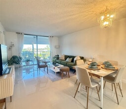 Building Photo - 4640 Lucerne Lakes Blvd W