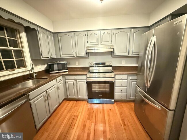 Foto del edificio - 3965 Pepperidge Ct