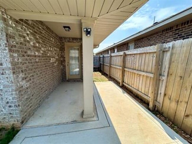 Building Photo - 130 Joe Fletcher Dr