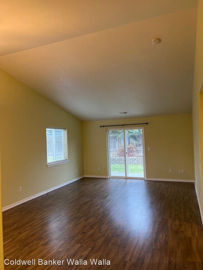 Foto del edificio - 3 br, 2 bath House - 972 Outlook Loop