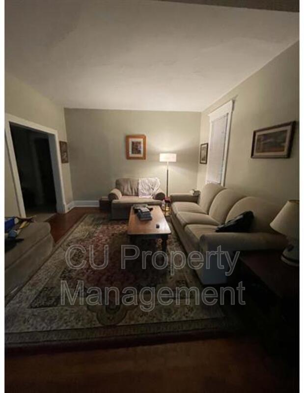 802 E Green St Unit Apt 2, Champaign, IL 61821 Condo for Rent in