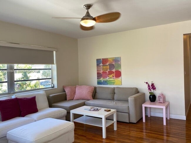 Photo - 7935 Carlyle Ave Apartment