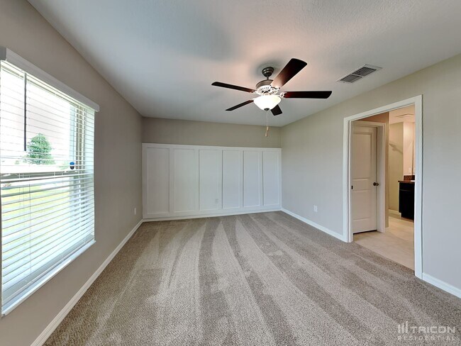 Building Photo - 5206 White Chicory Drive Apollo Beach FL
