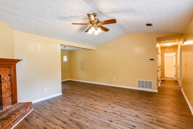Foto del edificio - 14 Hillside Ct