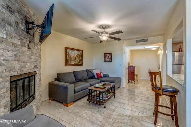 Photo - 6651 N Campbell Ave Apartment