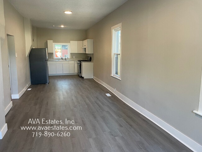 Building Photo - 104 N Glendale Ave