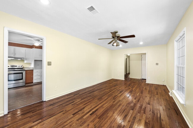 Foto del edificio - 3220 Wiseman Dr