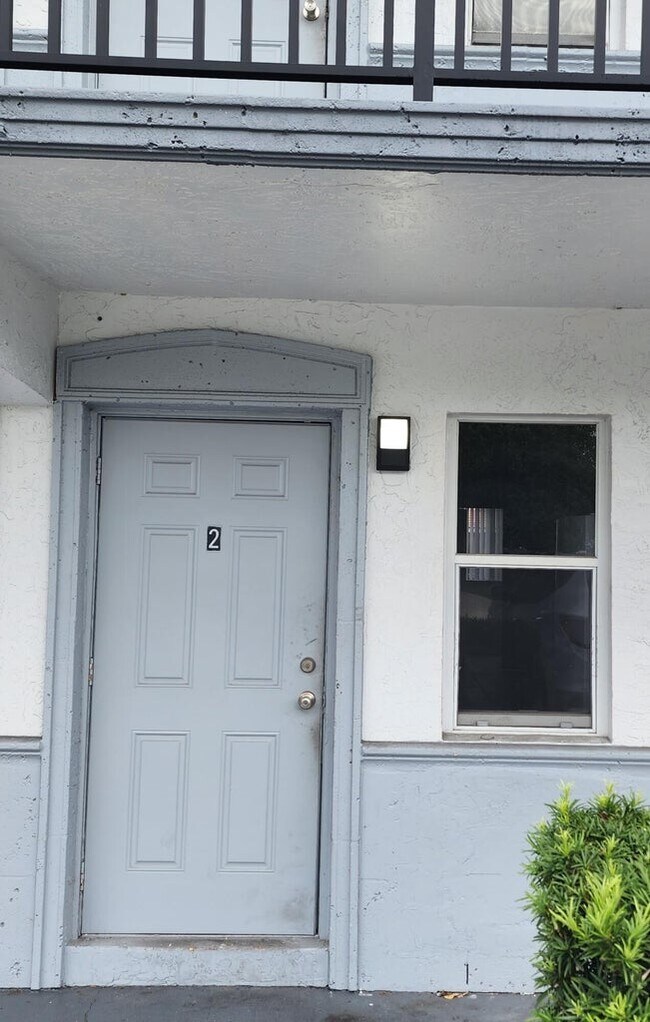 Foto del edificio - 627 NE 6th Ave
