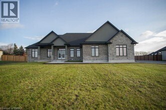 Building Photo - 14 Bowen Pl