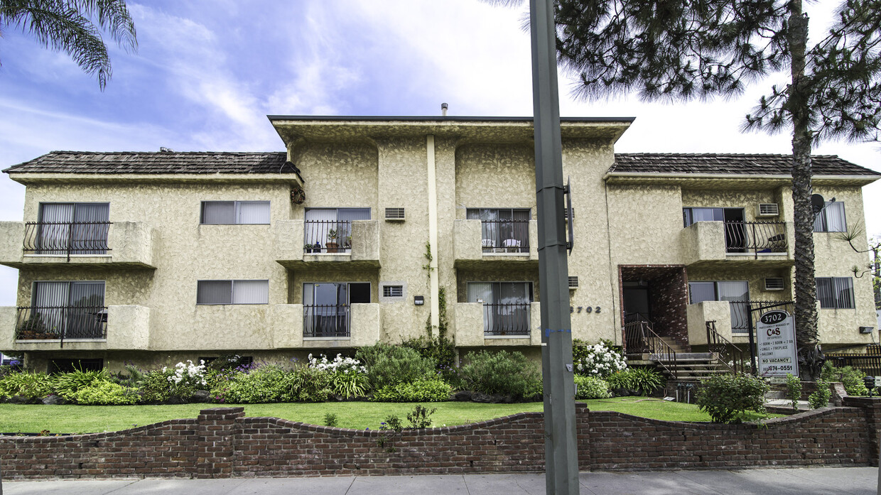 Foto principal - 3702 Jasmine Ave