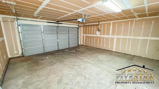 Building Photo - 5509 Baja Dr