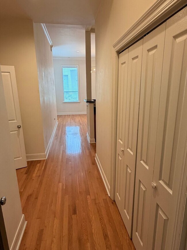 Foto del edificio - 1BD/1BA Condo in Warehouse District