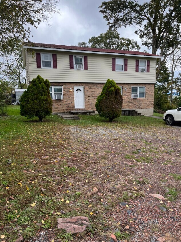 500 Terry Ave, Oak Hill, WV 25901 Townhome Rentals in Oak Hill WV