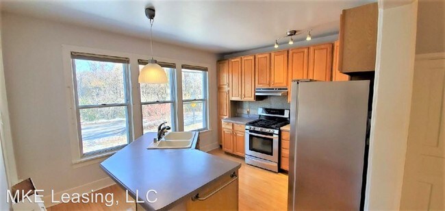 Building Photo - 3 br, 1.5 bath House - 3340 N Cambridge Ave