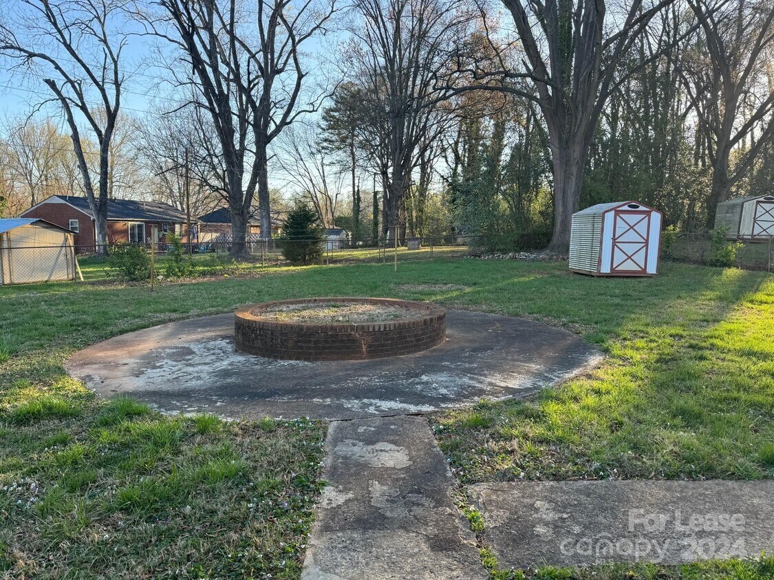 Building Photo - 3215 Barfield Dr