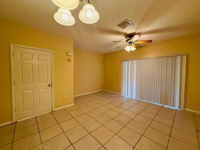 Foto del edificio - 8533 Trail Wind Dr
