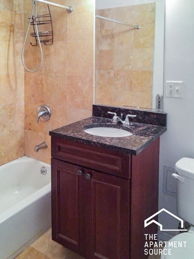 Foto del edificio - 3924 N Pine Grove Ave