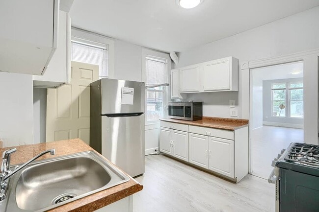 Photo - 151X E Hoffman St House