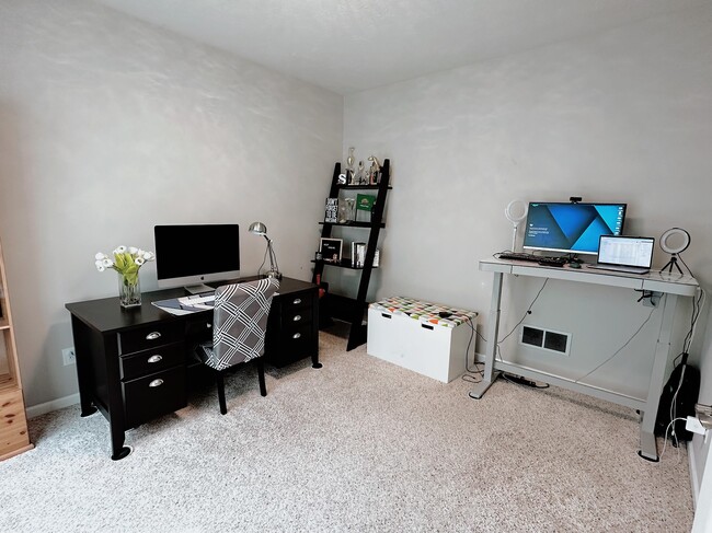 Building Photo - 96 Garnett Cir