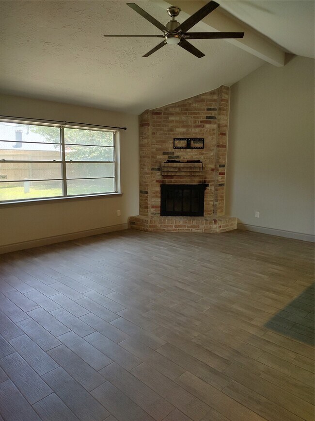 Foto del edificio - 7514 Fuchsia Ln