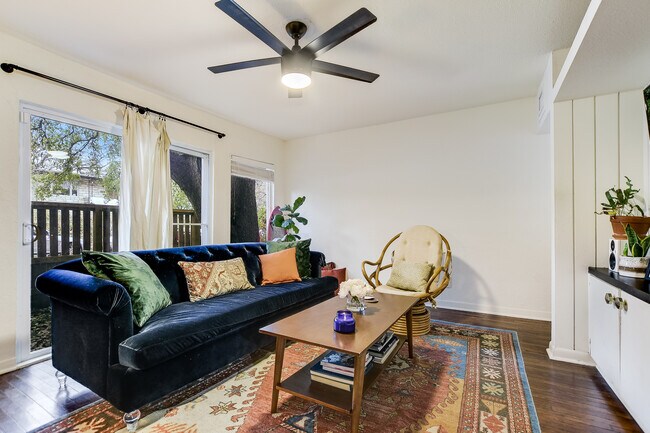 Building Photo - 1006 Lorrain St