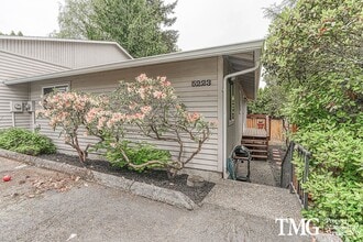 Building Photo - 5223 SW 62nd Ave
