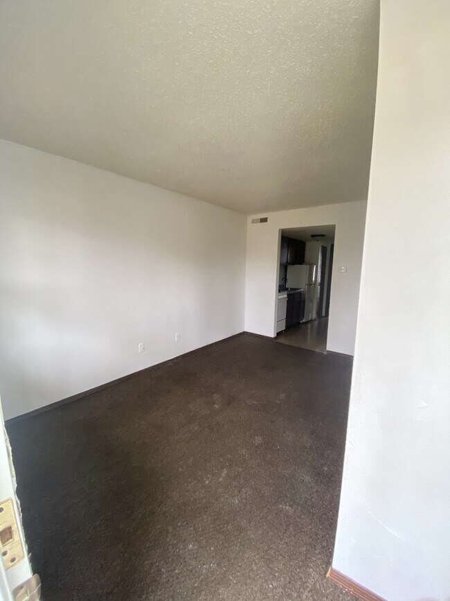 Foto del edificio - 735 W. Decatur