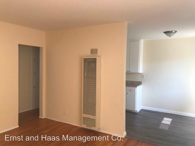 Building Photo - 230 E Hullett St