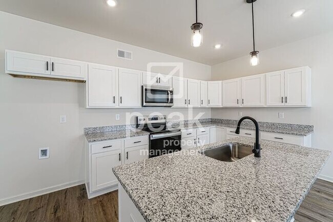 Foto del edificio - $1900! 3Bed,2Bath in Pleasant Grove AL! Available NOW! Set up your self guided tour!