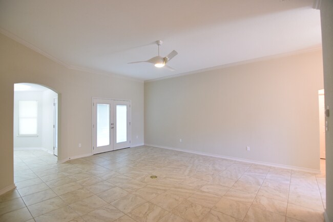 Building Photo - 12833 Summit Trail