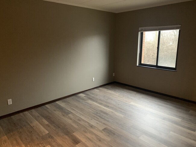 Building Photo - 1792 Cherokee Dr